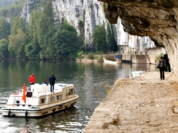 Maak een boottocht op de rivier de Lot