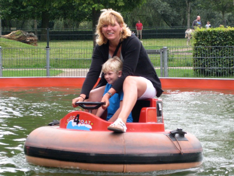 De leuke botsbootjes in het Amstelpark