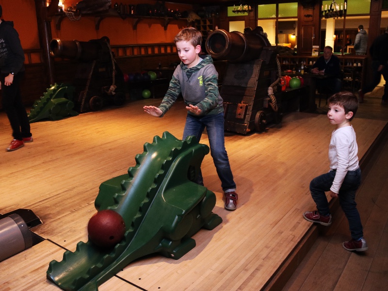 Bowlen als piraten  bij Vakantiepark Molenheide