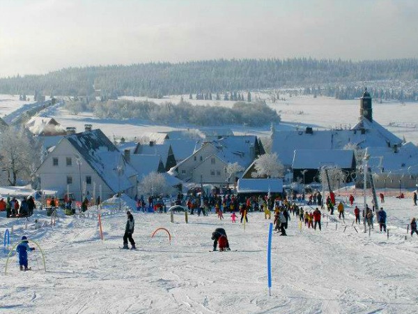 Kinderpiste bij het dorp Bozi Dar
