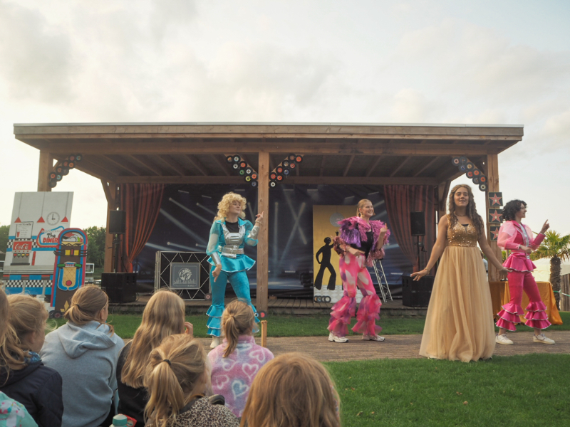 Meeswingen met de theatershow voor kinderen op Breebronne