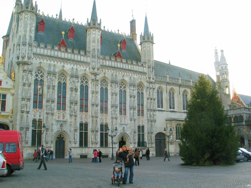 In 2007 brachten we een bezoekje aan Brugge, hier staan we voor het stadhuis
