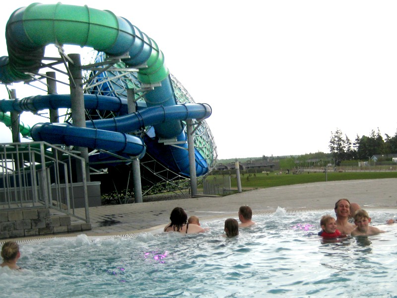 Het buitenbad van de Aquadome