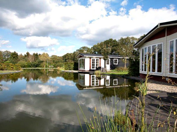 Mooie accommodaties aan het water bij Buitenplaats Holten