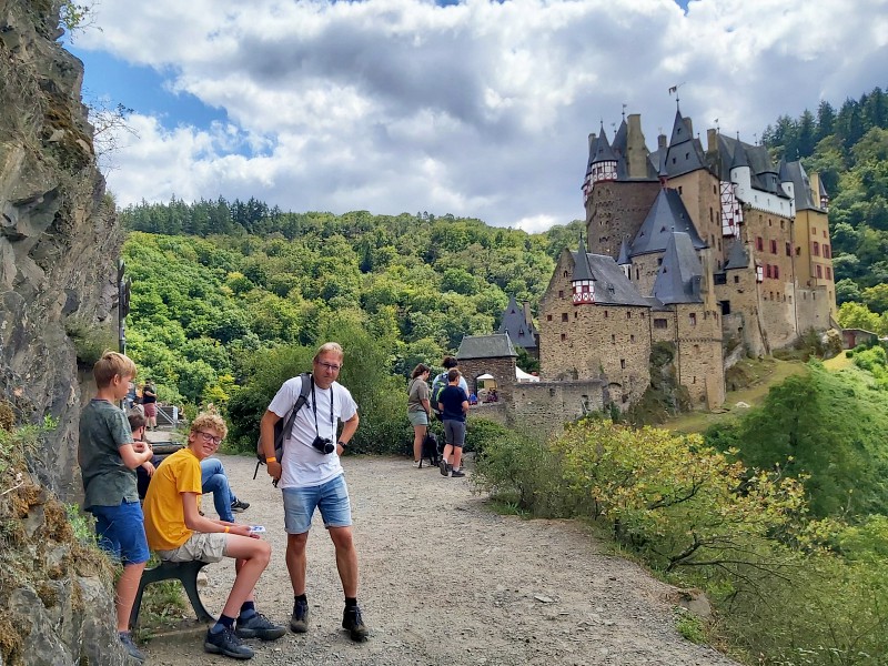 Zeb, Tycho en Patrick bij Burg Eltz