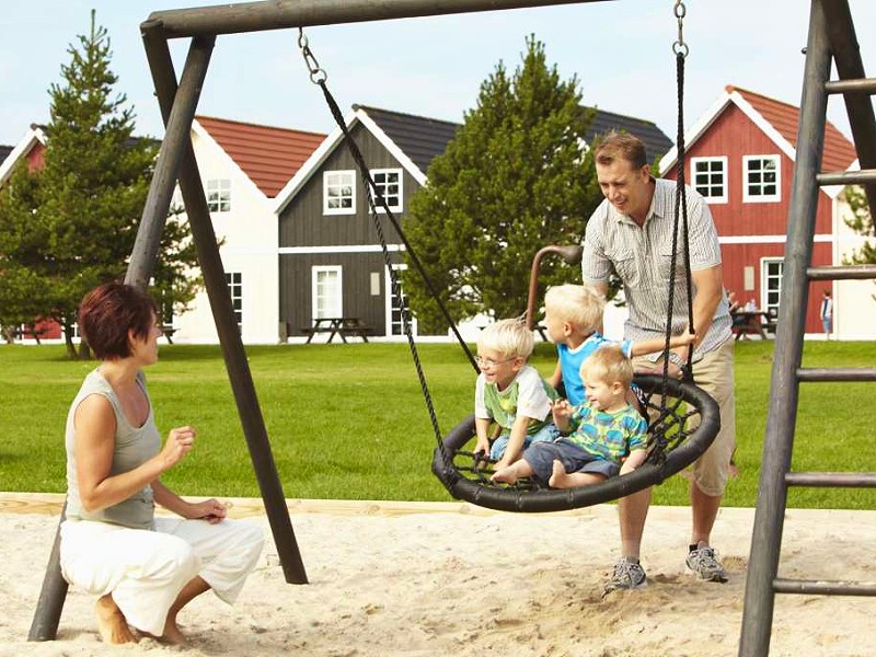 kinderen in schommel bij danland ho kinderen in schommel bij danland ho