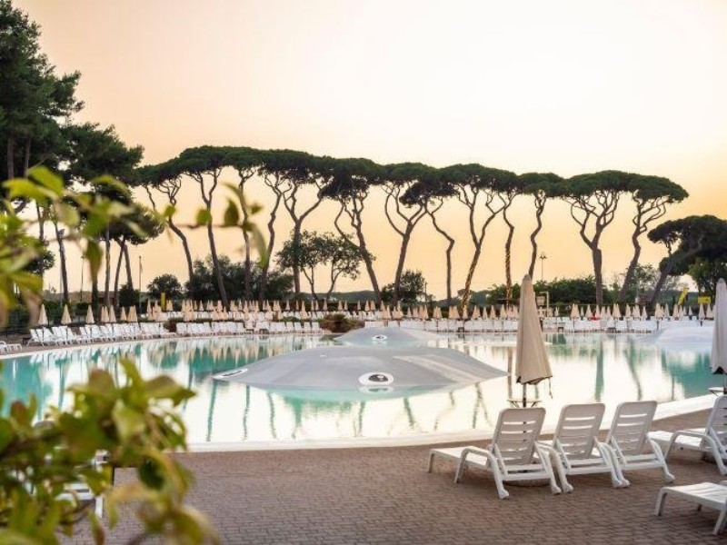 Het zwembad van camping albatros