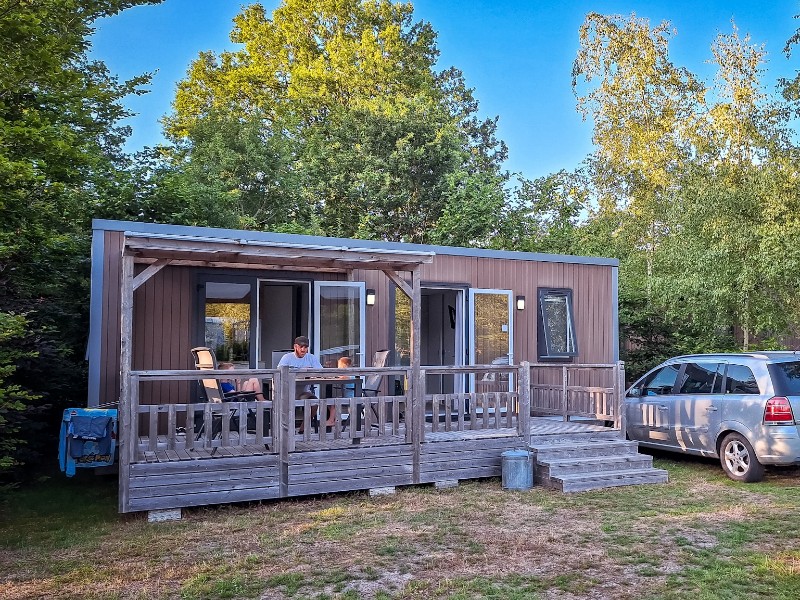 Het royale chalet de luxe voor 4 personen, met uitzicht op de speeltuin