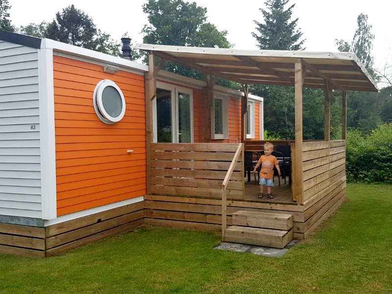 We sliepen in deze vrolijke verandalodge