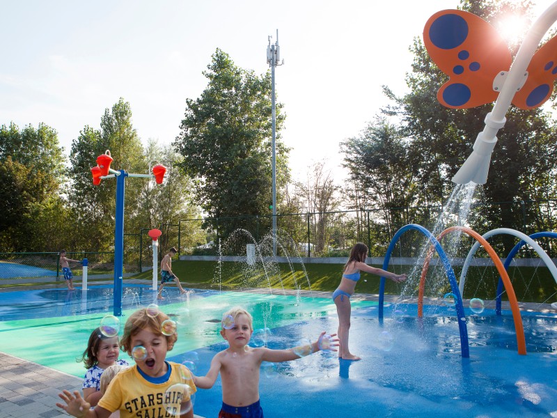 Waterspeeltuin op camping Westende