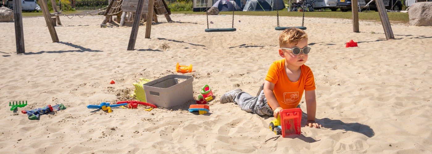 Lekker spelen in de speeltuin van Camping Sie-Es-An