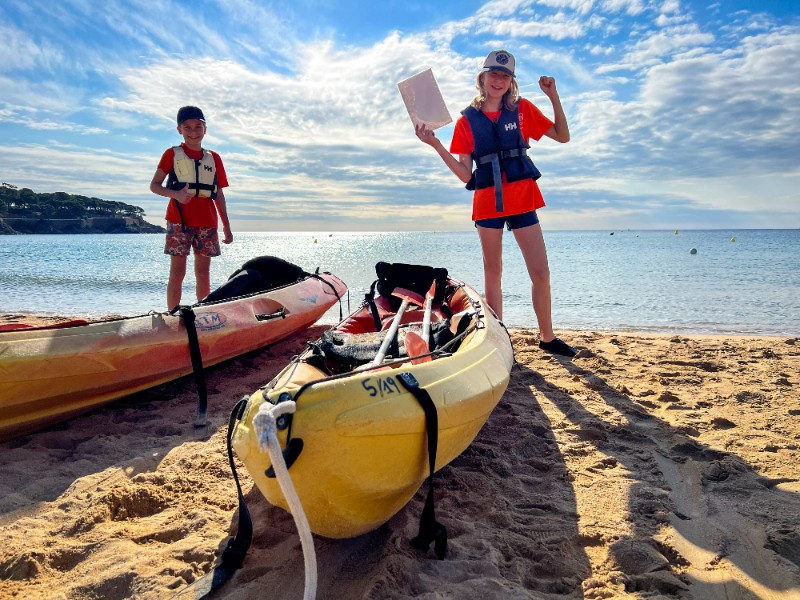 Daar gaan we, op pad met de kayak