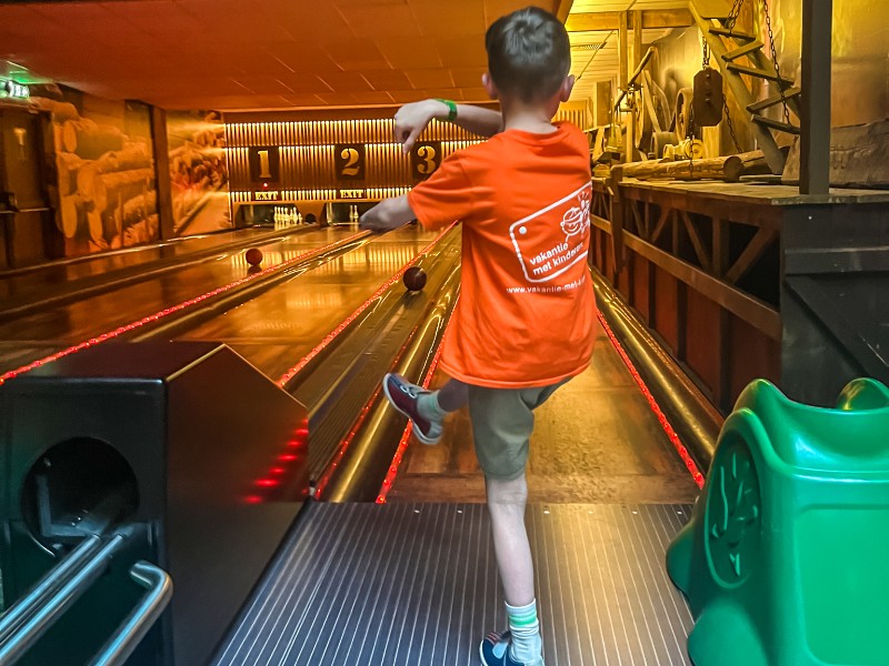 Lekker bowlen met de kinderen tijdens ons verblijf op Center Parcs Les Ardennes
