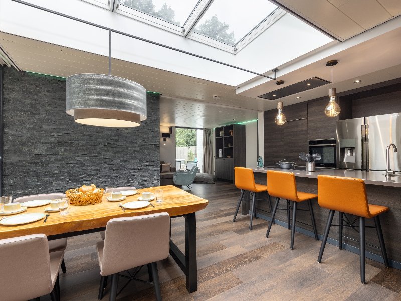 Luxe keuken in de Wellness cottage. Lekker uitgebreid tafelen met de hele familie is hier goed mogelijk.