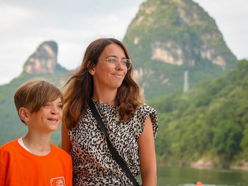 Kim en haar zoon in Yanghuo