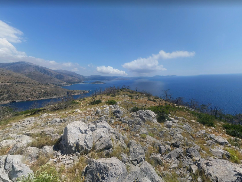 Uitzicht over de kustlijn van Chios