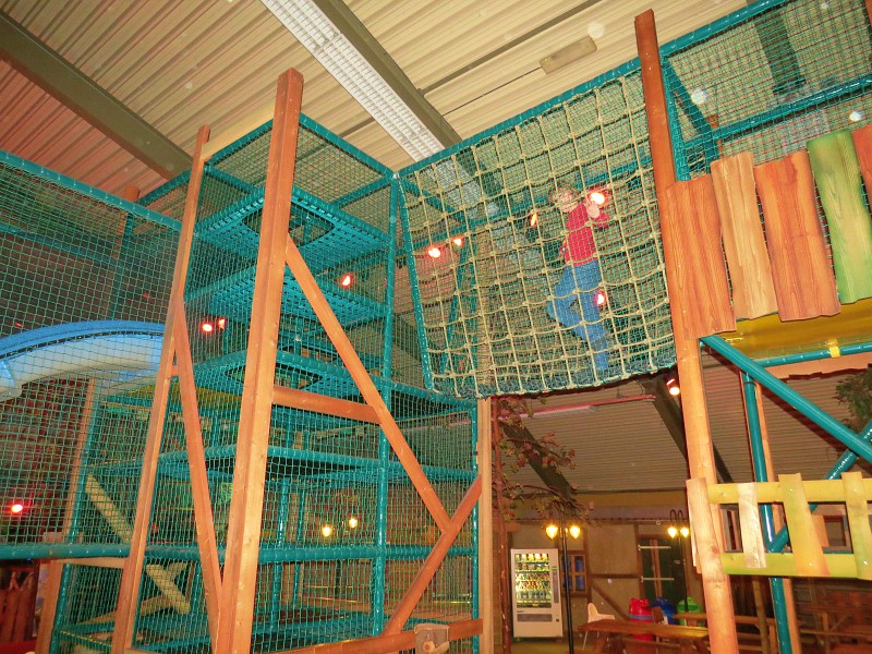 Zeb en Tycho spelen graag in de indoor speeltuin van Landal Coldenhove