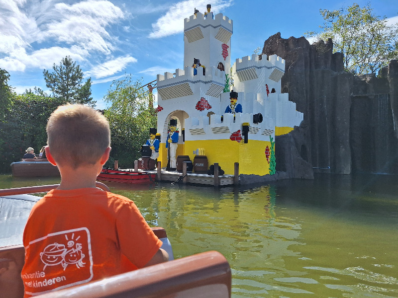 Varend langs de prachtige LEGO bouwwerken