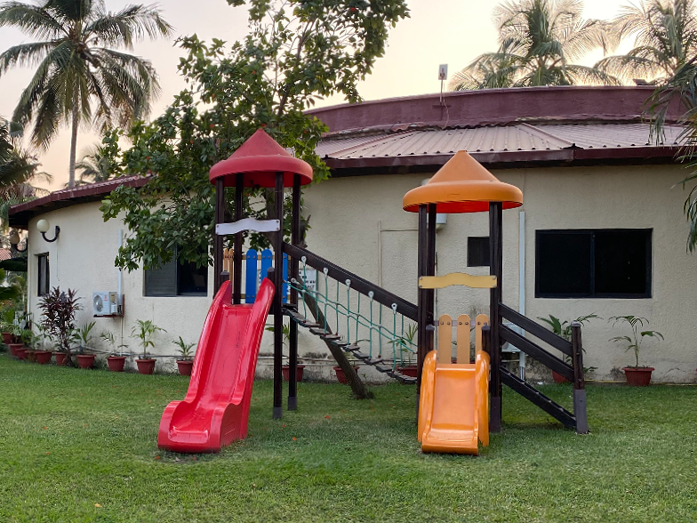 Speeltuintje op het terrein van Ocean Bay Resort in Gambia