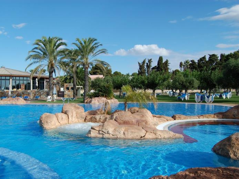 Zwembad aan de Costa Dorada
