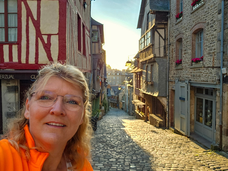 Sabine bij Rue du Jerzual in Dinan