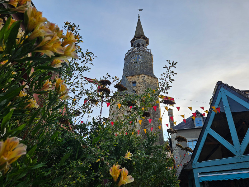 De klokkentoren van Dinan