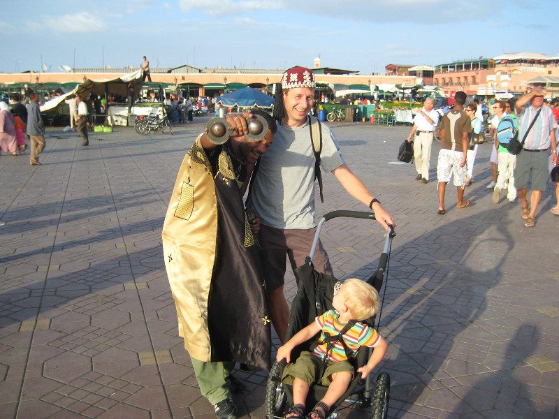 Patrick en Tycho op het Djema el Fna plein