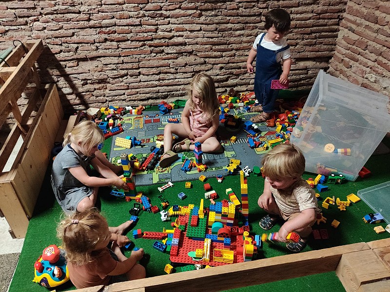 Ook in de speelschuur is er genoeg vertier