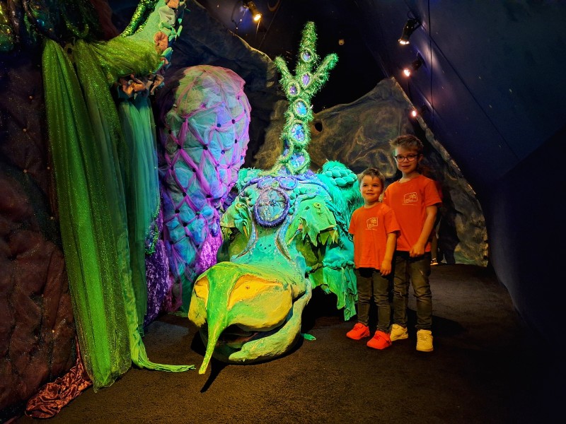 De draak Li-ming op de zolder van het museum