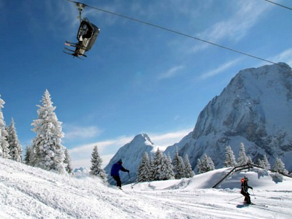 Skien met kinderen in de Oostenrijkse Zugspitze