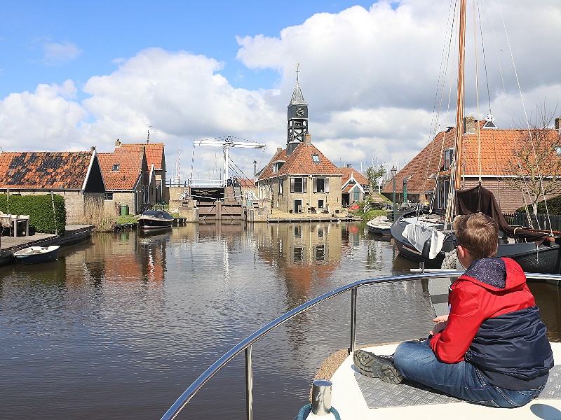 Onze aankomst in Hindeloopen bij het welbekende sluisje