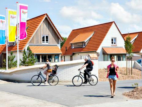 Ingang van het vakantiepark Breeduin Village