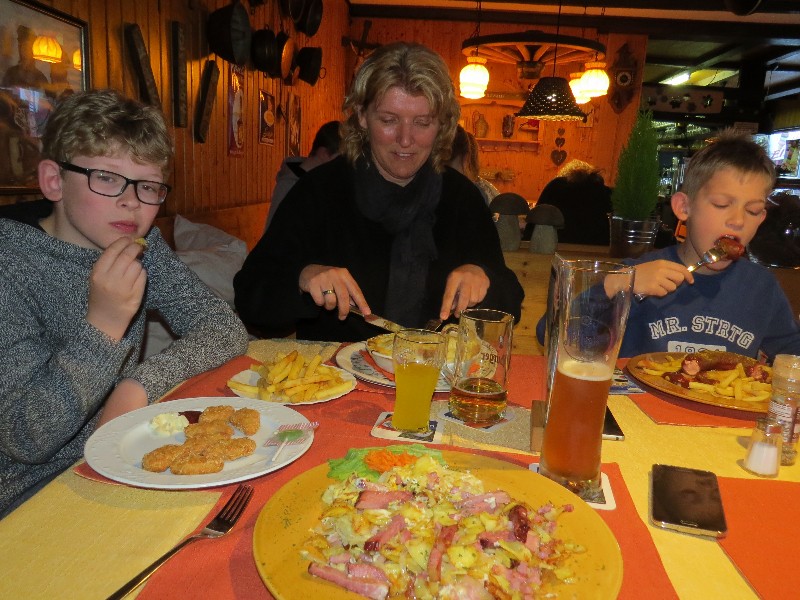 Uit eten bij het restaurant van Camping Kinzigtal