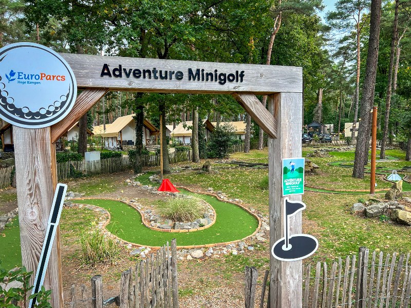 De adventuregolfbaan van EuroParcs Hoge Kempen 