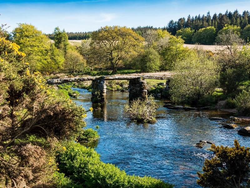 Oude brug in Devon op de Tarr Steps route