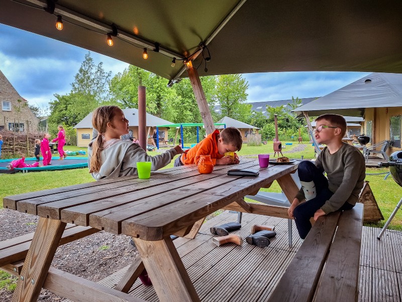 Gezelliheid bij de tent
