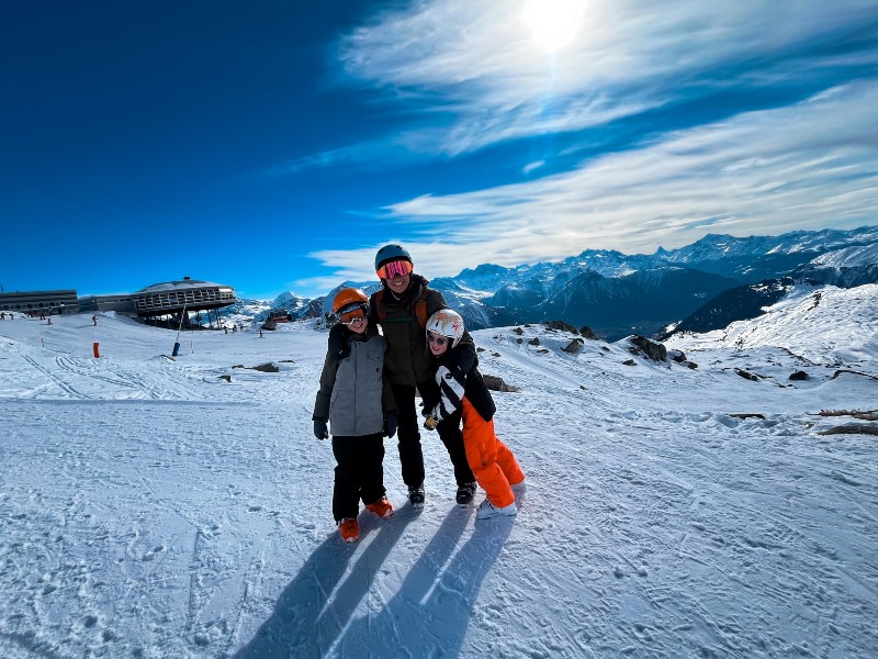 Wintersport in de Aletsch Arena is zeer geschikt voor kinderen. Brede blauwe en rode pistes, niet te druk en ook nog betaalbaar