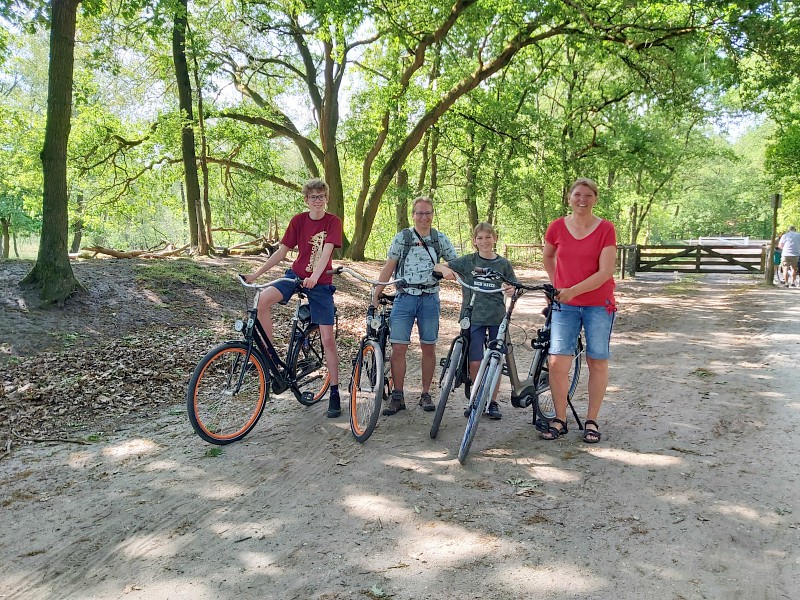 We maken een prachtige fietstocht door de Maasduinen