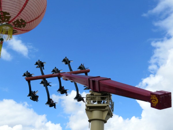 De Flying Ninjago attractie in Legoland Duitsland