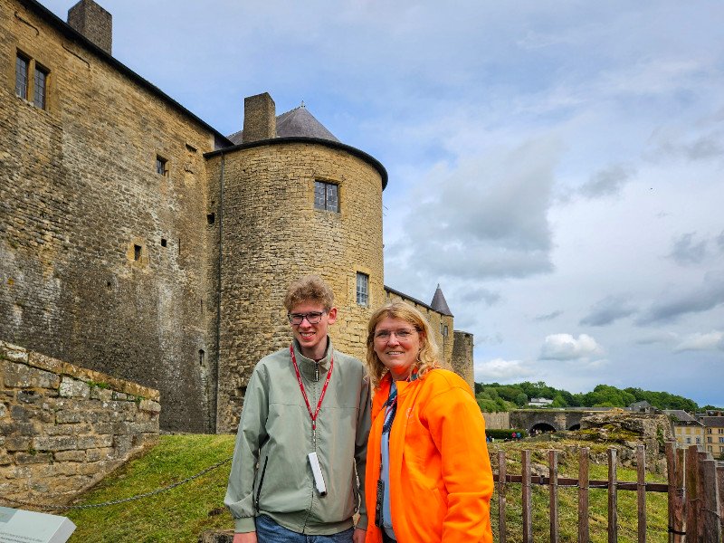 Sabine en Zeb bij het Château Fort de Sedan