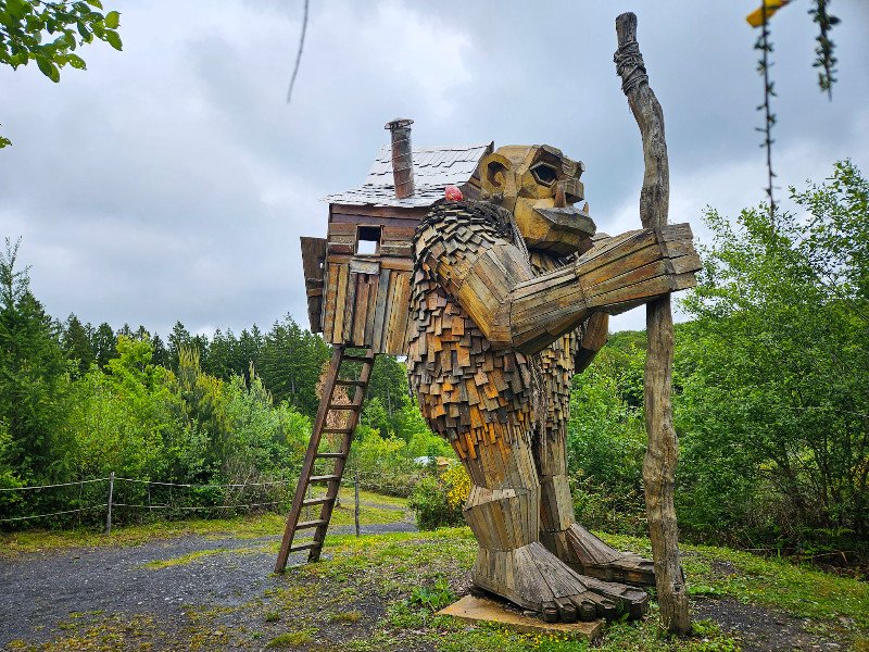 Deze trol  staat in het Elfy Park