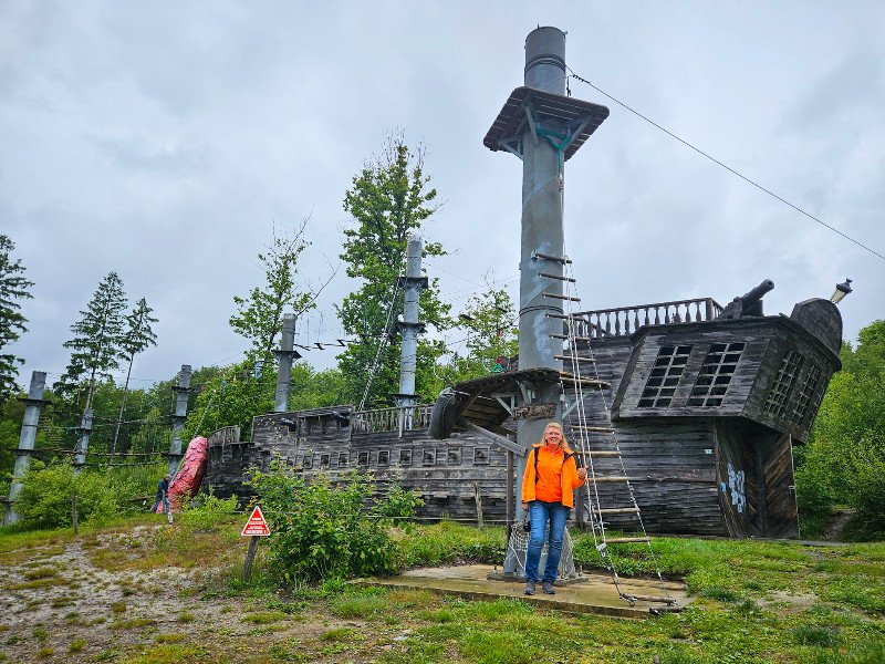 Het klimpark in piratenthema