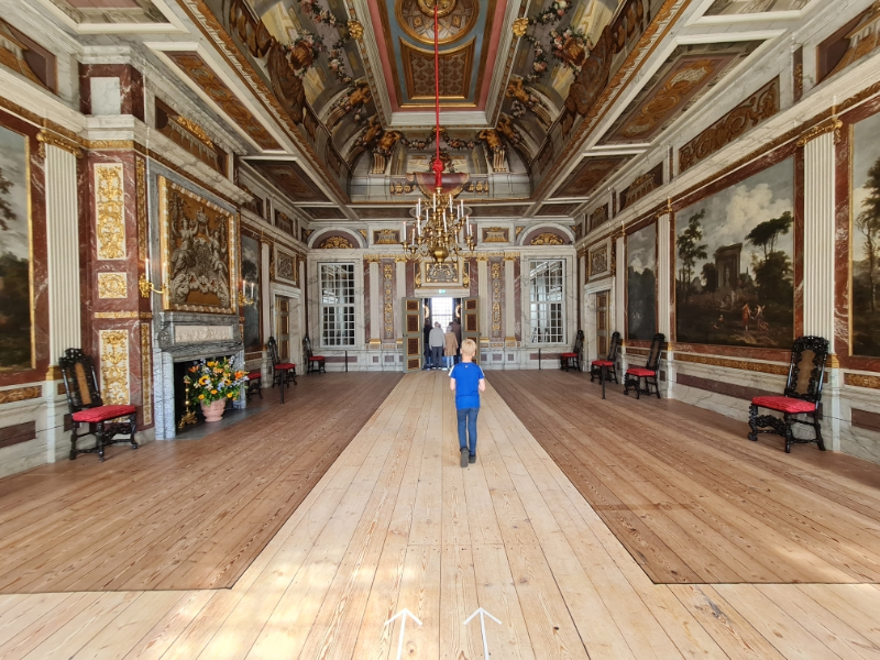 Prachtige gangen in Paleis het Loo