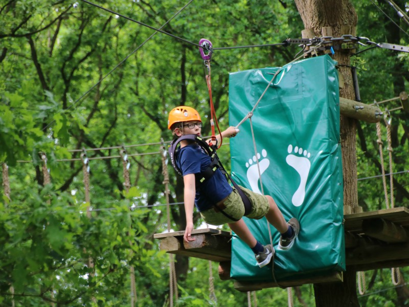 Veilig geland aan het eind van een zipline
