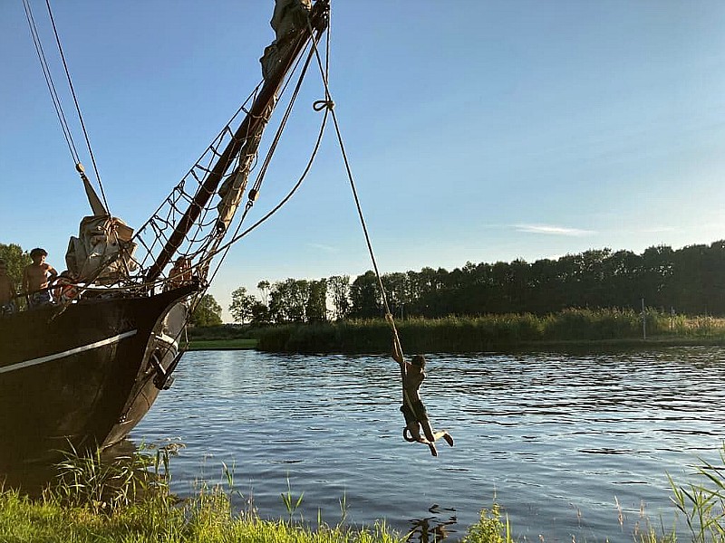 Me Tarzan, you Jane!