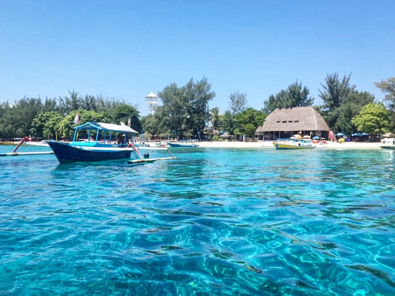 Gili eilanden vanaf het water gezien