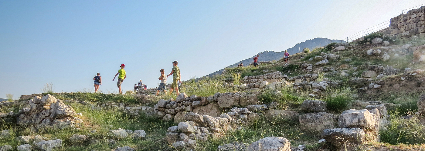 De kinderen tijdens onze rondreis door Griekenland