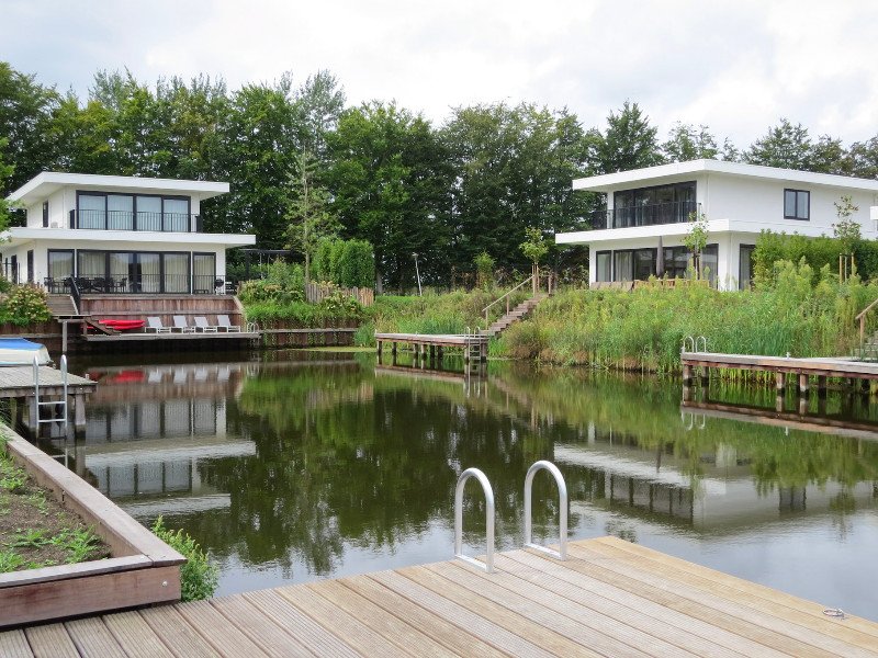 Prachtige villa's aan het water