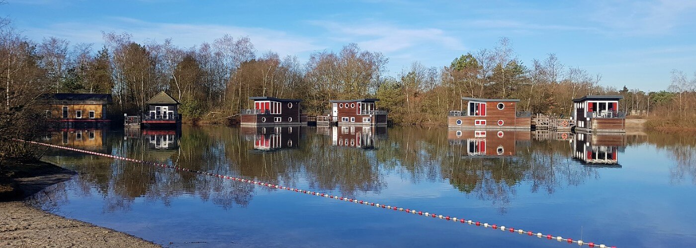 De woonboten bij Center Parcs Kempervennen