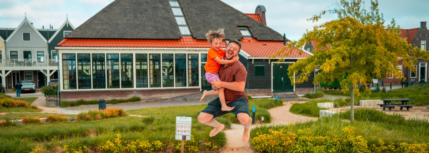 Samen springen bij EuroParcs Poort van Amsterdam